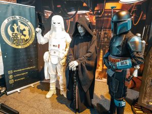 att.-0pmZ-IcEXaRTJgAnesjjcnacCky5gBifqFQgeVWXoM-300x225 Arcadia Geek Fest 2026